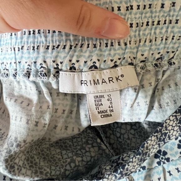 🔷PRIMARK: Women’s size 8, blue patterned flowy pants w/tie, barely worn🔷 - Picture 2 of 10